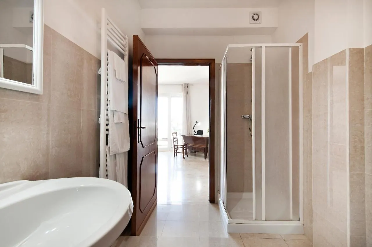 Via Del Mare - Rooms & Apartment Sit 0*, Lecce