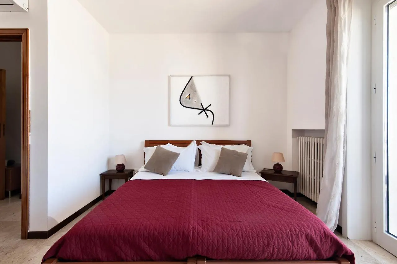 Via Del Mare - Rooms & Apartment Sit  Lecce