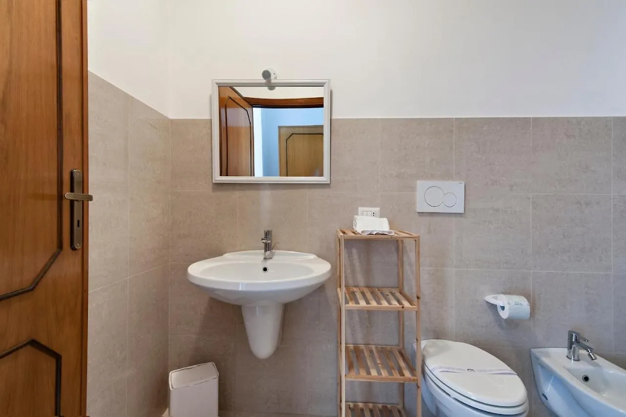 Via Del Mare - Rooms & Apartment Sit